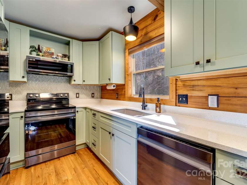 116 Billy Bob Trail, Waynesville, NC 28785.  MLS# CAR4231221, YatesRealty ID 5214. 