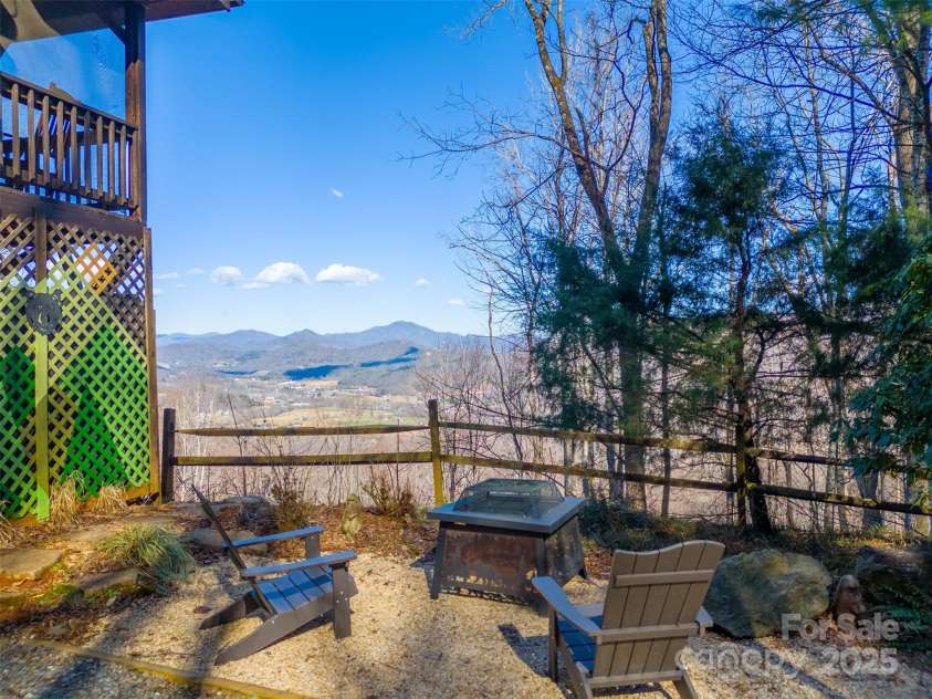 116 Billy Bob Trail, Waynesville, NC 28785.  MLS# CAR4231221, YatesRealty ID 5214. 