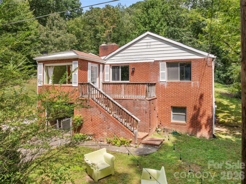 108 Wilrecar Drive, Black Mountain, NC 28711.  MLS# CAR4423678, YatesRealty ID 52141. 