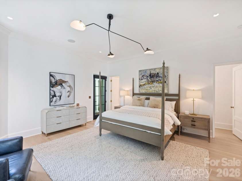 600 Hermitage Road, Charlotte, NC 28207.  MLS# CAR4422657, YatesRealty ID 52142. 