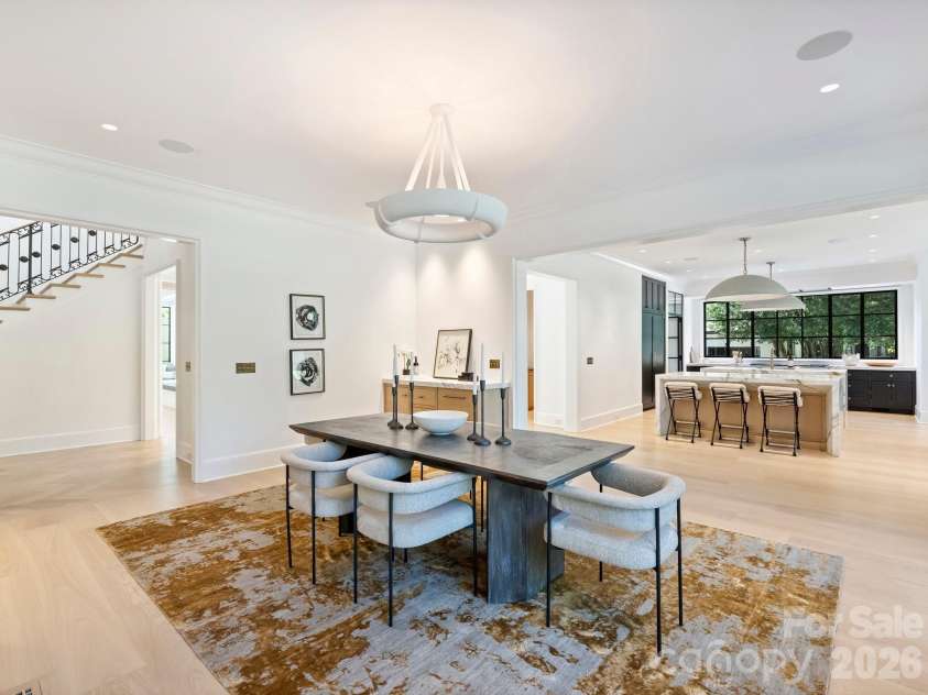 600 Hermitage Road, Charlotte, NC 28207.  MLS# CAR4422657, YatesRealty ID 52142. Dining room with drink bar open to the kitchen