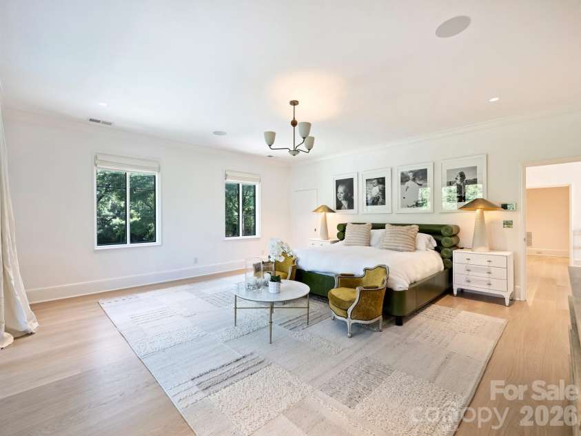 600 Hermitage Road, Charlotte, NC 28207.  MLS# CAR4422657, YatesRealty ID 52142. Guest Suite 2 or upper level 2nd primary suite with dual closets