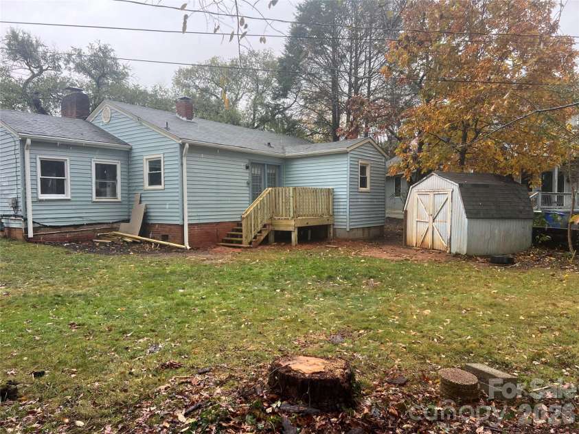 243 Governors View Road, Asheville, NC 28805.  MLS# CAR4425794, YatesRealty ID 52145. 
