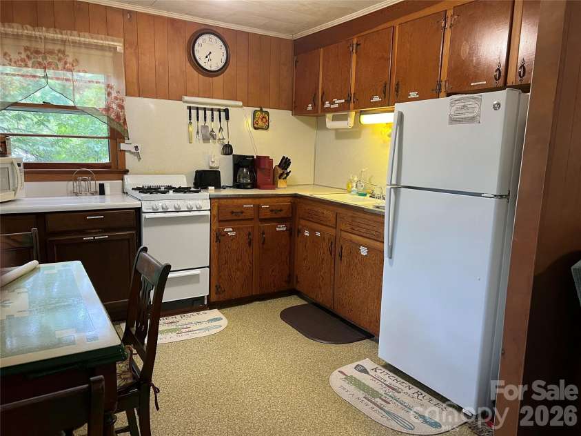 10 Hopewell Lane, Flat Rock, NC 28731.  MLS# CAR4426427, YatesRealty ID 52147. 