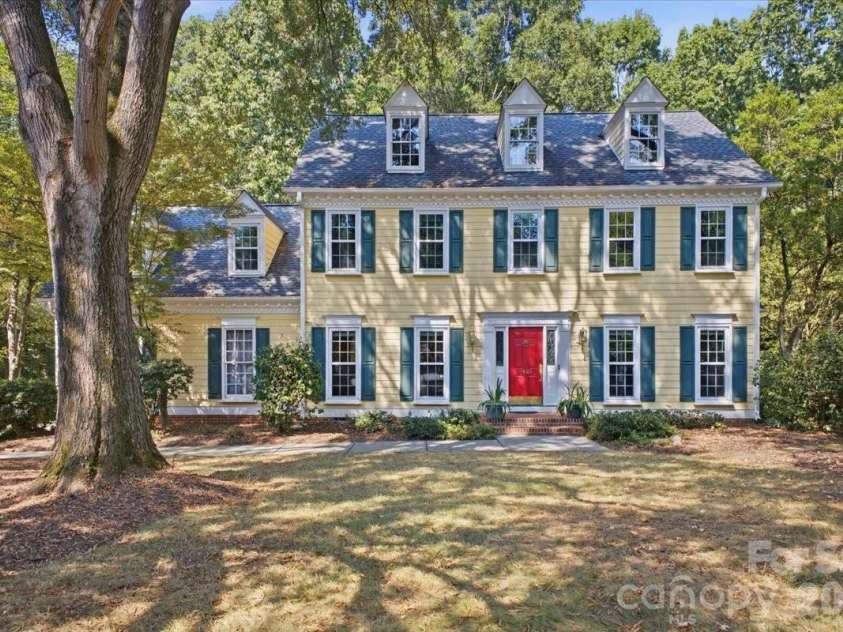 9423 Braemar Terrace, Charlotte, NC 28210.  MLS# CAR4403949, YatesRealty ID 52149. 