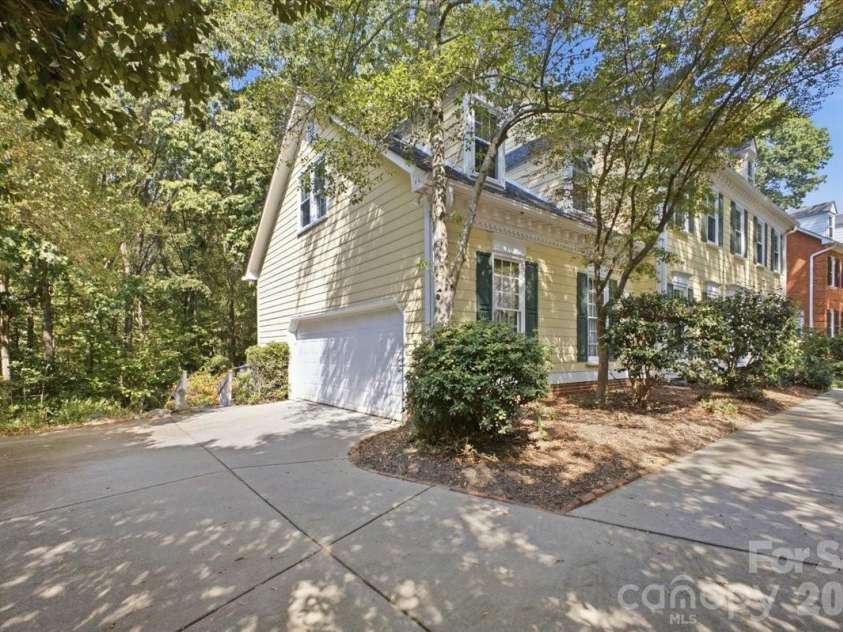 9423 Braemar Terrace, Charlotte, NC 28210.  MLS# CAR4403949, YatesRealty ID 52149. 
