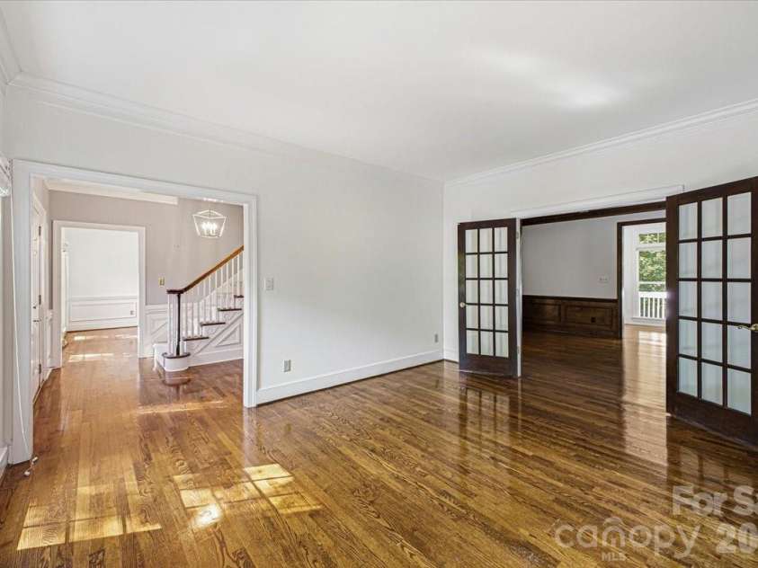 9423 Braemar Terrace, Charlotte, NC 28210.  MLS# CAR4403949, YatesRealty ID 52149. 