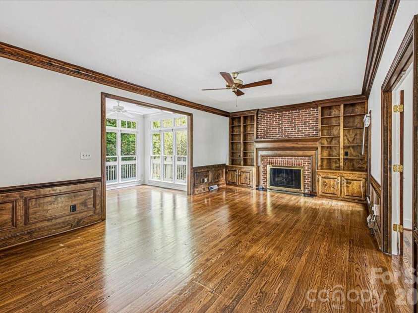 9423 Braemar Terrace, Charlotte, NC 28210.  MLS# CAR4403949, YatesRealty ID 52149. 