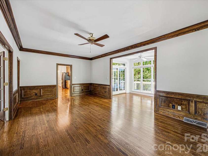 9423 Braemar Terrace, Charlotte, NC 28210.  MLS# CAR4403949, YatesRealty ID 52149. 