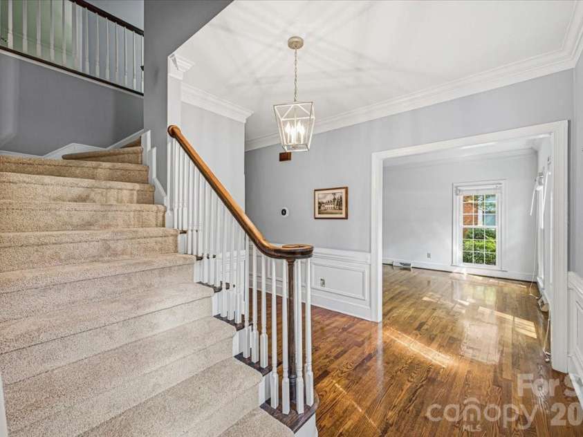 9423 Braemar Terrace, Charlotte, NC 28210.  MLS# CAR4403949, YatesRealty ID 52149. 