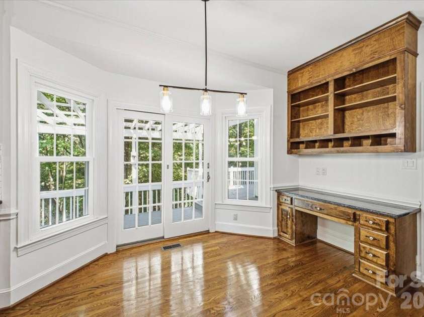 9423 Braemar Terrace, Charlotte, NC 28210.  MLS# CAR4403949, YatesRealty ID 52149. 