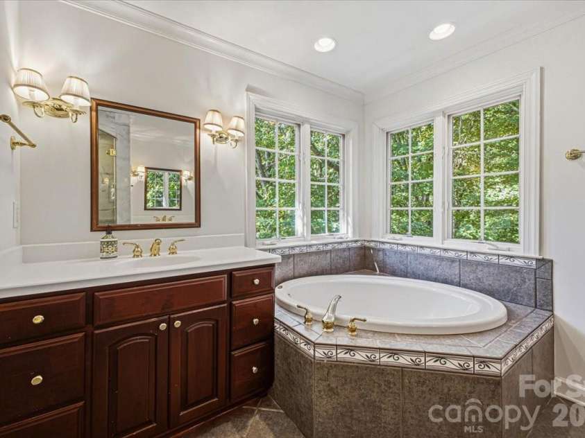 9423 Braemar Terrace, Charlotte, NC 28210.  MLS# CAR4403949, YatesRealty ID 52149. 