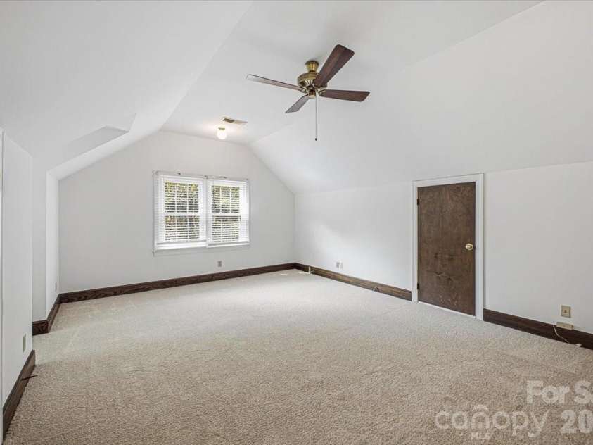 9423 Braemar Terrace, Charlotte, NC 28210.  MLS# CAR4403949, YatesRealty ID 52149. 