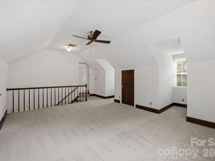 9423 Braemar Terrace, Charlotte, NC 28210.  MLS# CAR4403949, YatesRealty ID 52149. 