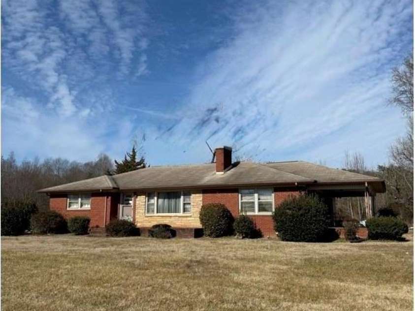 5452 NC Hwy 150 Highway, Maiden, NC 28650.  MLS# CAR4220068, YatesRealty ID 5215. 