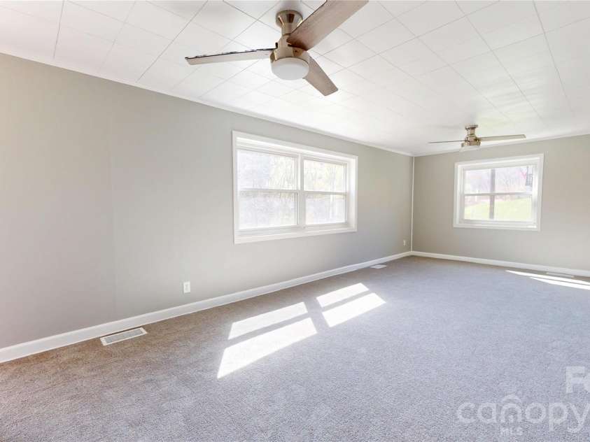 882 Poison Cove Road, Clyde, NC 28721.  MLS# CAR4285017, YatesRealty ID 5215. 