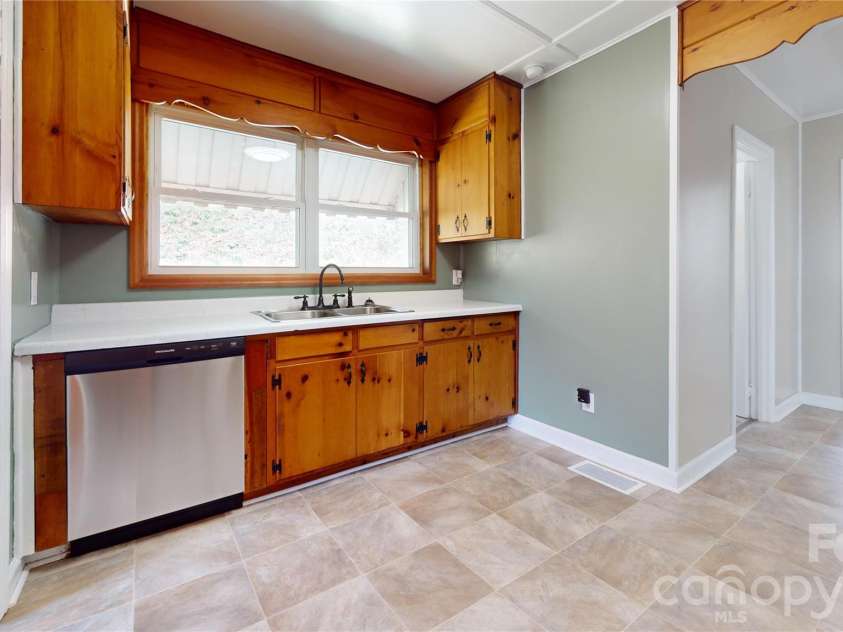 882 Poison Cove Road, Clyde, NC 28721.  MLS# CAR4285017, YatesRealty ID 5215. 