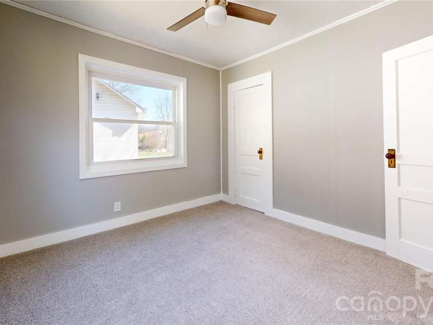 882 Poison Cove Road, Clyde, NC 28721.  MLS# CAR4285017, YatesRealty ID 5215. 