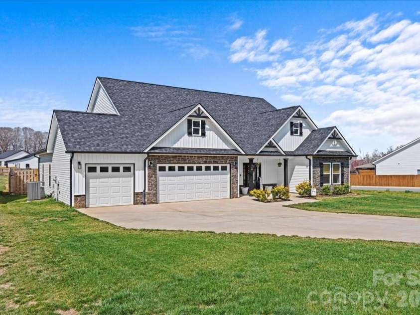 360 R C Thompson Road, Chesnee, SC 29323.  MLS# CAR4425945, YatesRealty ID 52150. 