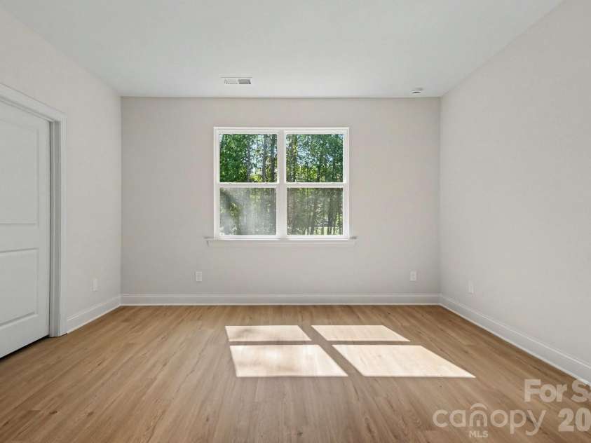1538 34th Avenue Lane, Hickory, NC 28601.  MLS# CAR4425993, YatesRealty ID 52152. 