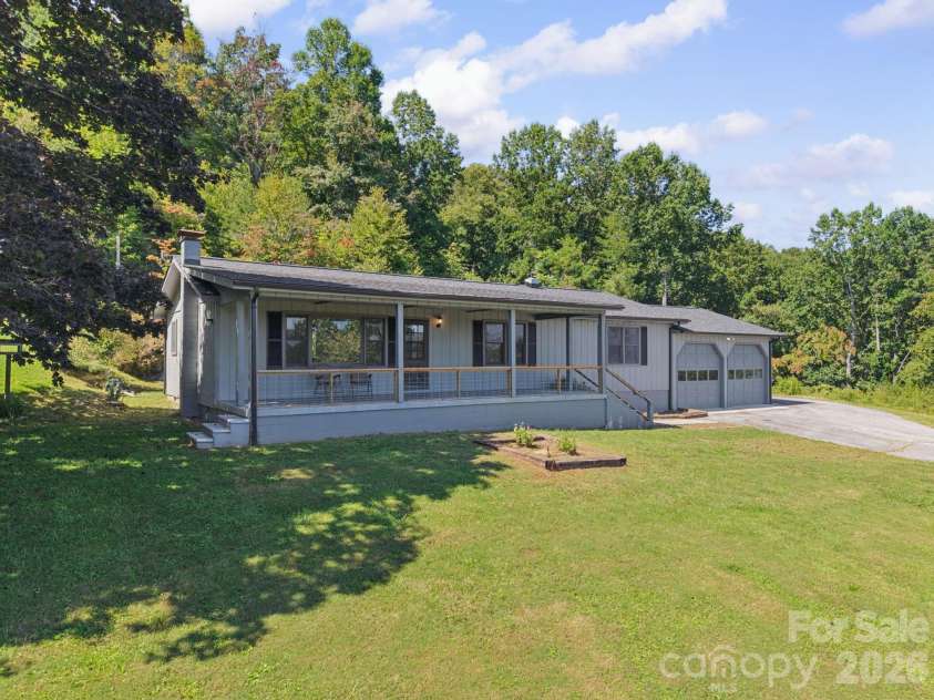 727 Lyda Road, Hendersonville, NC 28792.  MLS# CAR4426316, YatesRealty ID 52153. Home front