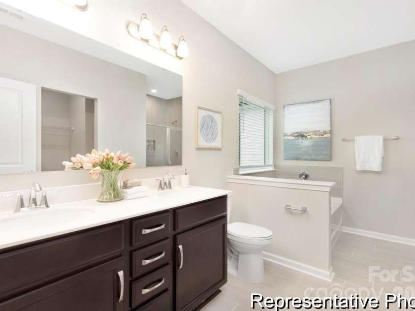 124 Springhouse Court, Statesville, NC 28625.  MLS# CAR4426779, YatesRealty ID 52155. 
