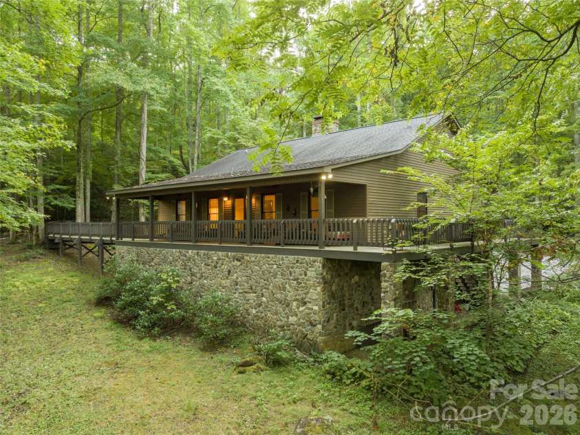 1221 Sam Cove, Robbinsville, NC 28771.  MLS# CAR4426788, YatesRealty ID 52156. 
