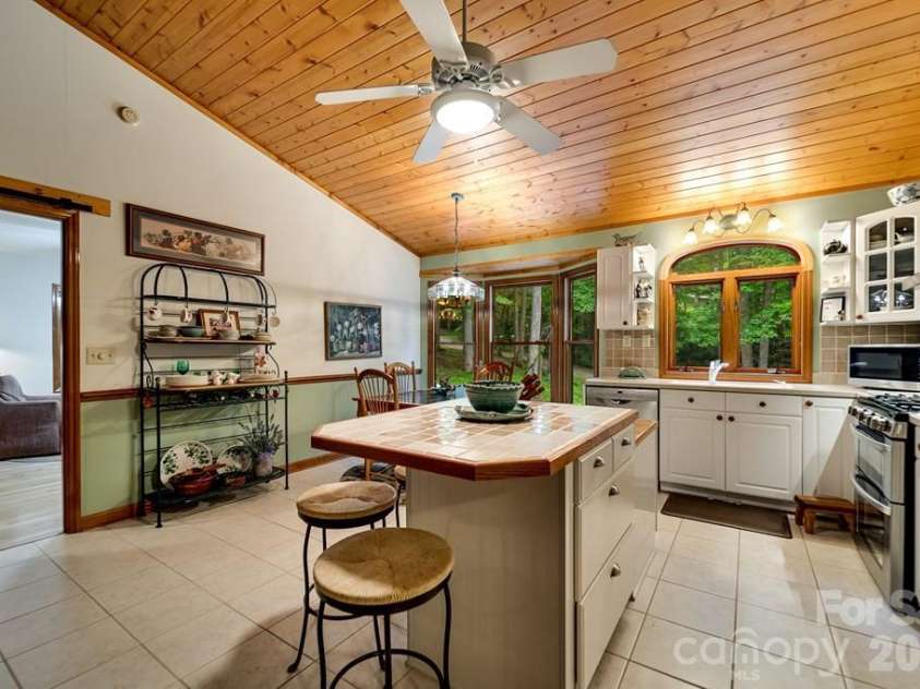 1221 Sam Cove, Robbinsville, NC 28771.  MLS# CAR4426788, YatesRealty ID 52156. 