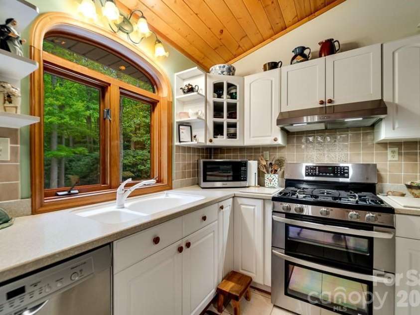 1221 Sam Cove, Robbinsville, NC 28771.  MLS# CAR4426788, YatesRealty ID 52156. 