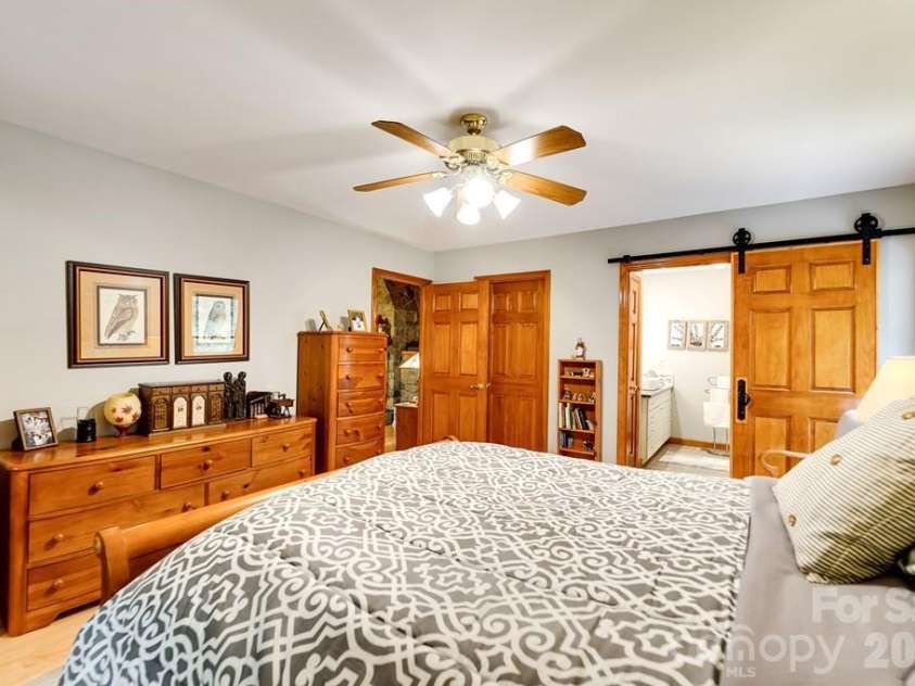 1221 Sam Cove, Robbinsville, NC 28771.  MLS# CAR4426788, YatesRealty ID 52156. 