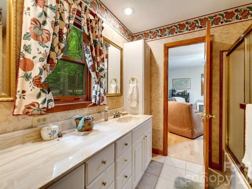 1221 Sam Cove, Robbinsville, NC 28771.  MLS# CAR4426788, YatesRealty ID 52156. 
