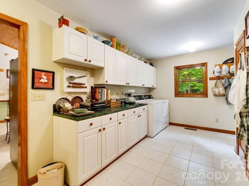 1221 Sam Cove, Robbinsville, NC 28771.  MLS# CAR4426788, YatesRealty ID 52156. 
