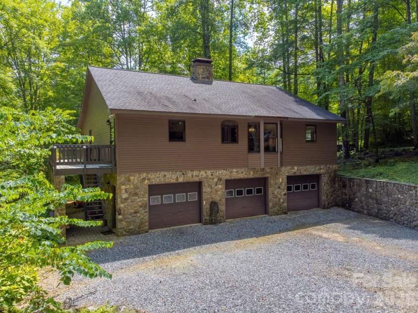 1221 Sam Cove, Robbinsville, NC 28771.  MLS# CAR4426788, YatesRealty ID 52156. 