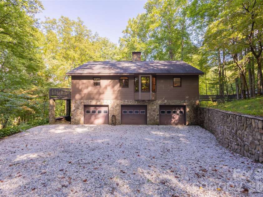 1221 Sam Cove, Robbinsville, NC 28771.  MLS# CAR4426788, YatesRealty ID 52156. 
