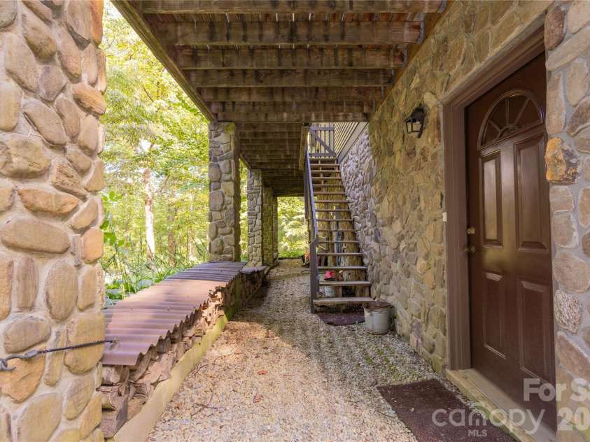 1221 Sam Cove, Robbinsville, NC 28771.  MLS# CAR4426788, YatesRealty ID 52156. 