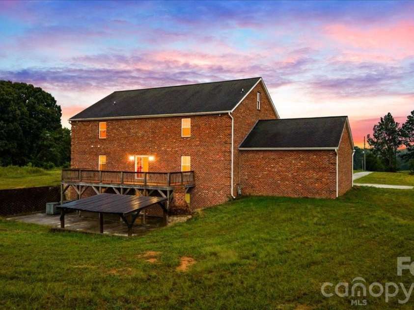 2536 Tyro Road, Lexington, NC 27295.  MLS# CAR4426817, YatesRealty ID 52159. 