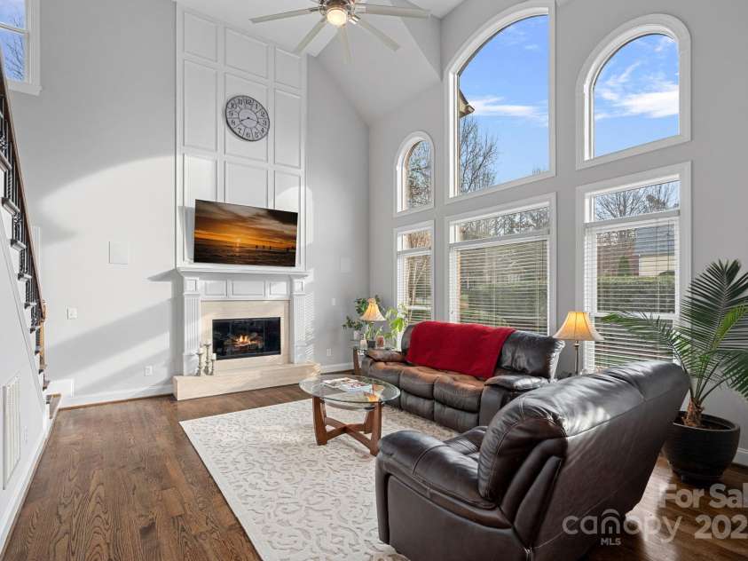 18334 Dembridge Drive, Davidson, NC 28036.  MLS# CAR4231827, YatesRealty ID 5216. Two Story Great Room