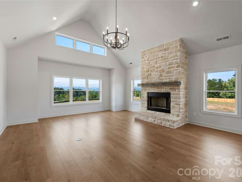 11 Sky Drive, Asheville, NC 28804.  MLS# CAR4425773, YatesRealty ID 52160. 