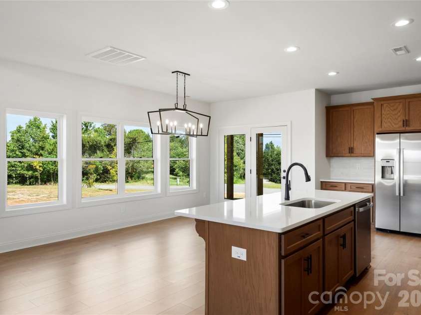 11 Sky Drive, Asheville, NC 28804.  MLS# CAR4425773, YatesRealty ID 52160. 