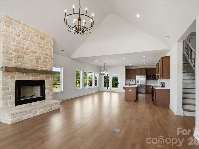 11 Sky Drive, Asheville, NC 28804.  MLS# CAR4425773, YatesRealty ID 52160. 