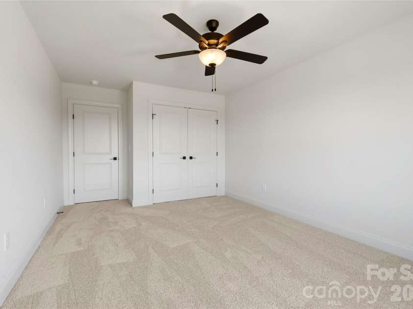 11 Sky Drive, Asheville, NC 28804.  MLS# CAR4425773, YatesRealty ID 52160. 
