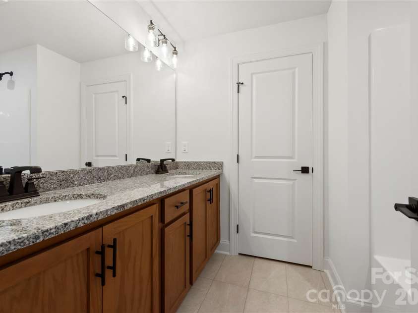 11 Sky Drive, Asheville, NC 28804.  MLS# CAR4425773, YatesRealty ID 52160. 