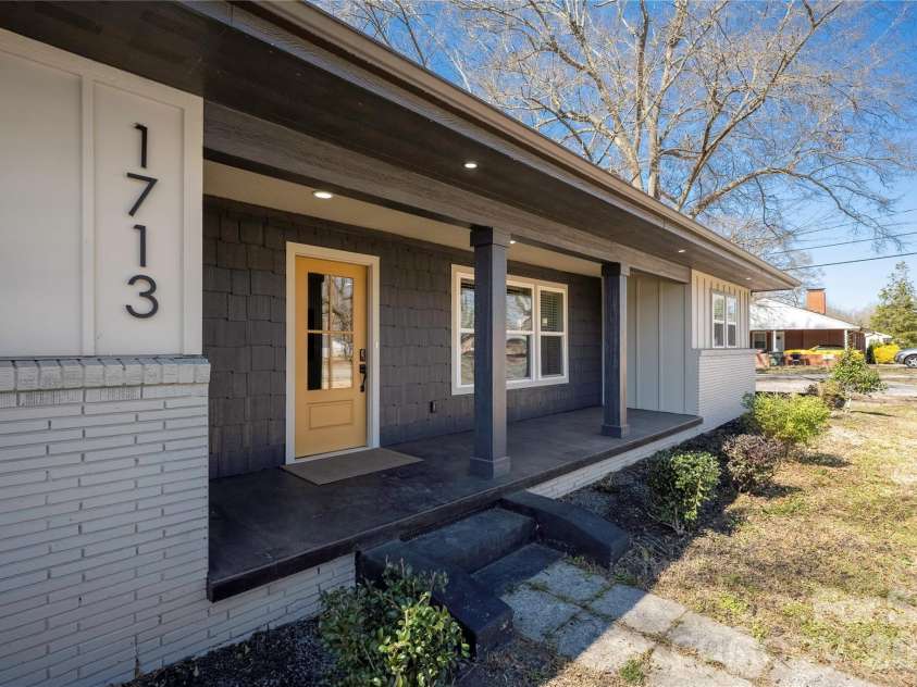 1713 Davis Park Road, Gastonia, NC 28052.  MLS# CAR4426686, YatesRealty ID 52161. 