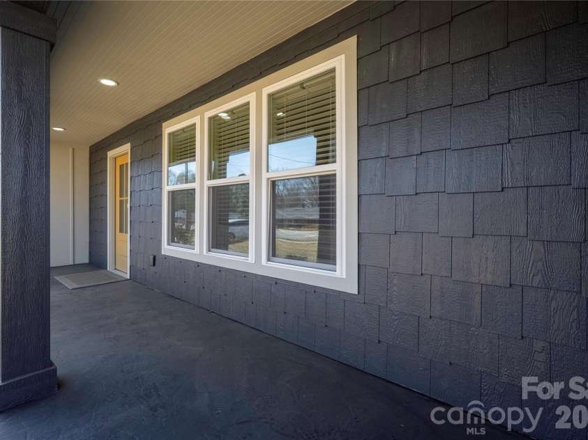 1713 Davis Park Road, Gastonia, NC 28052.  MLS# CAR4426686, YatesRealty ID 52161. 