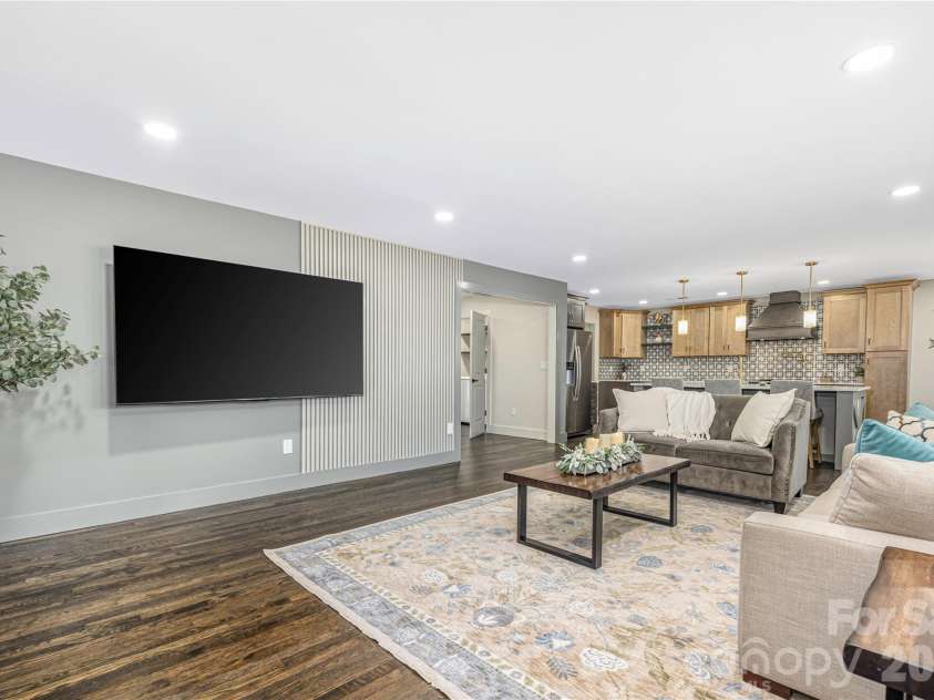 1713 Davis Park Road, Gastonia, NC 28052.  MLS# CAR4426686, YatesRealty ID 52161. 