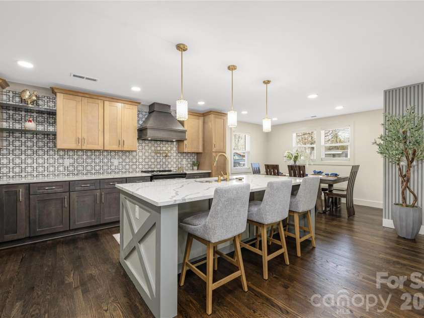 1713 Davis Park Road, Gastonia, NC 28052.  MLS# CAR4426686, YatesRealty ID 52161. 
