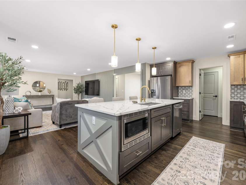 1713 Davis Park Road, Gastonia, NC 28052.  MLS# CAR4426686, YatesRealty ID 52161. 