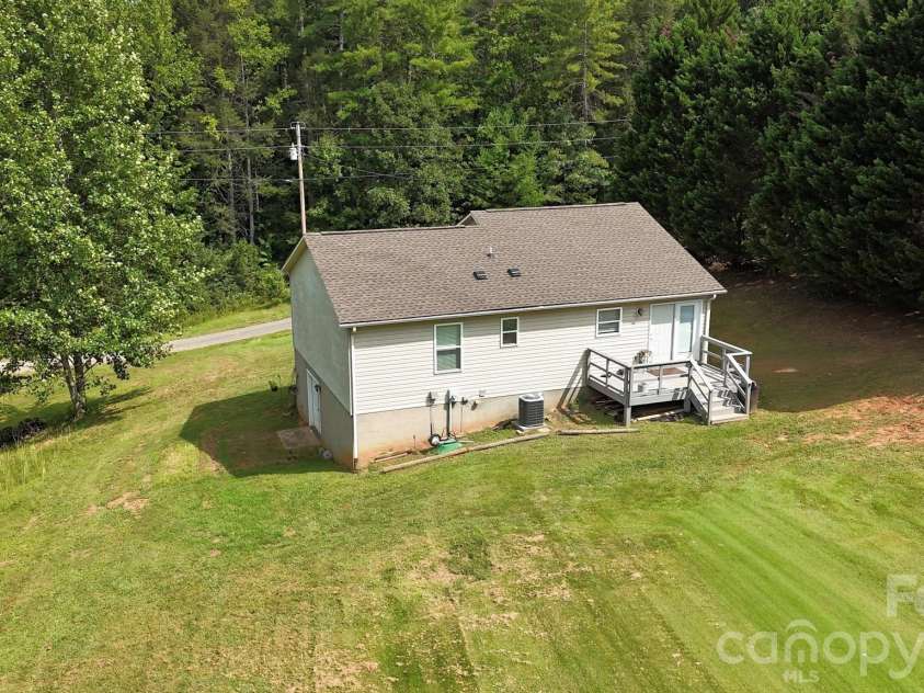 2827 Hollybrook Lane, Morganton, NC 28655.  MLS# CAR4412632, YatesRealty ID 52162. 