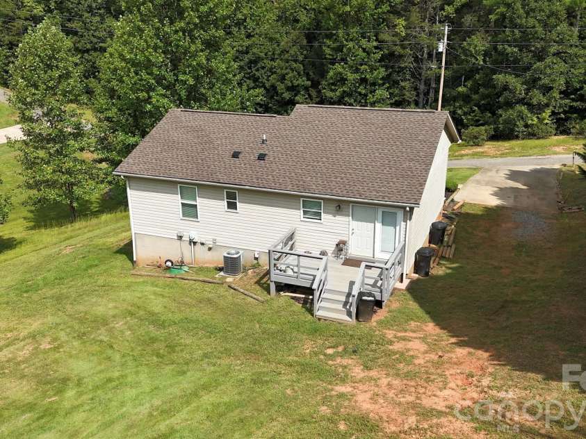 2827 Hollybrook Lane, Morganton, NC 28655.  MLS# CAR4412632, YatesRealty ID 52162. 