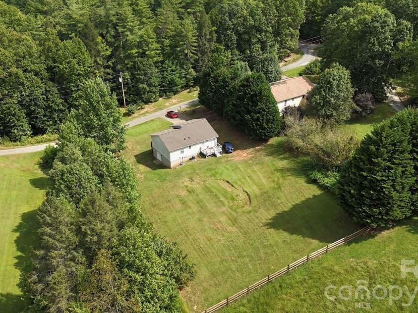 2827 Hollybrook Lane, Morganton, NC 28655.  MLS# CAR4412632, YatesRealty ID 52162. 